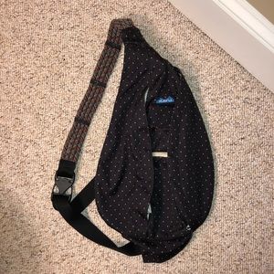 black & white polka dot Kavu rope bag